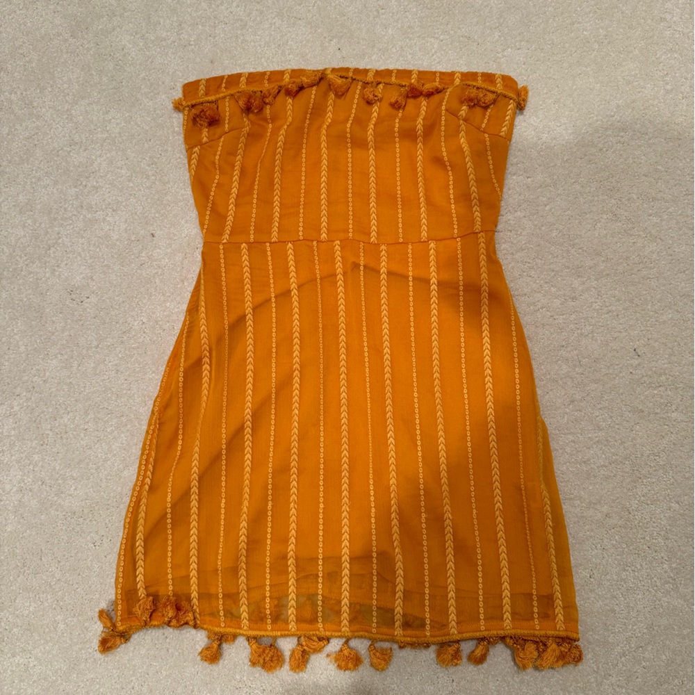 Wild Honey strapless yellow mini dress size small from boutique with tassels